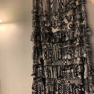 Skirts - Shannas threads medium Black & white ruffle skirt Skirts - Shannas threads medium Black & white ruffle skirt